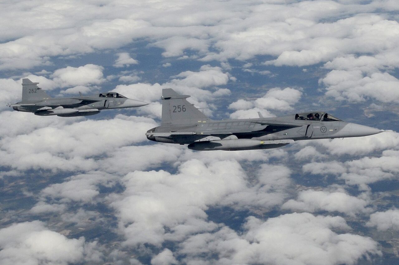 Svenska JAS 39 Gripen i luften